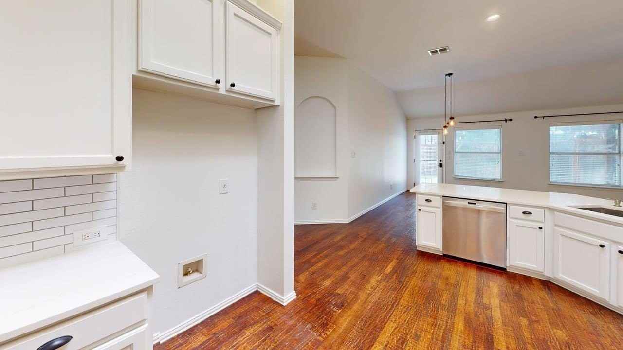 6624 Morningdale Ln - Photo 5 of 22