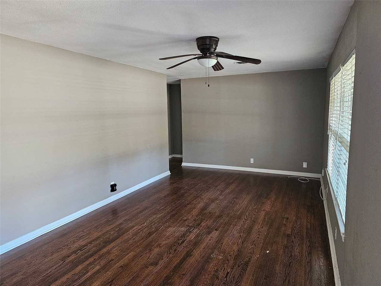 3208 Brown Trl - Photo 2 of 12