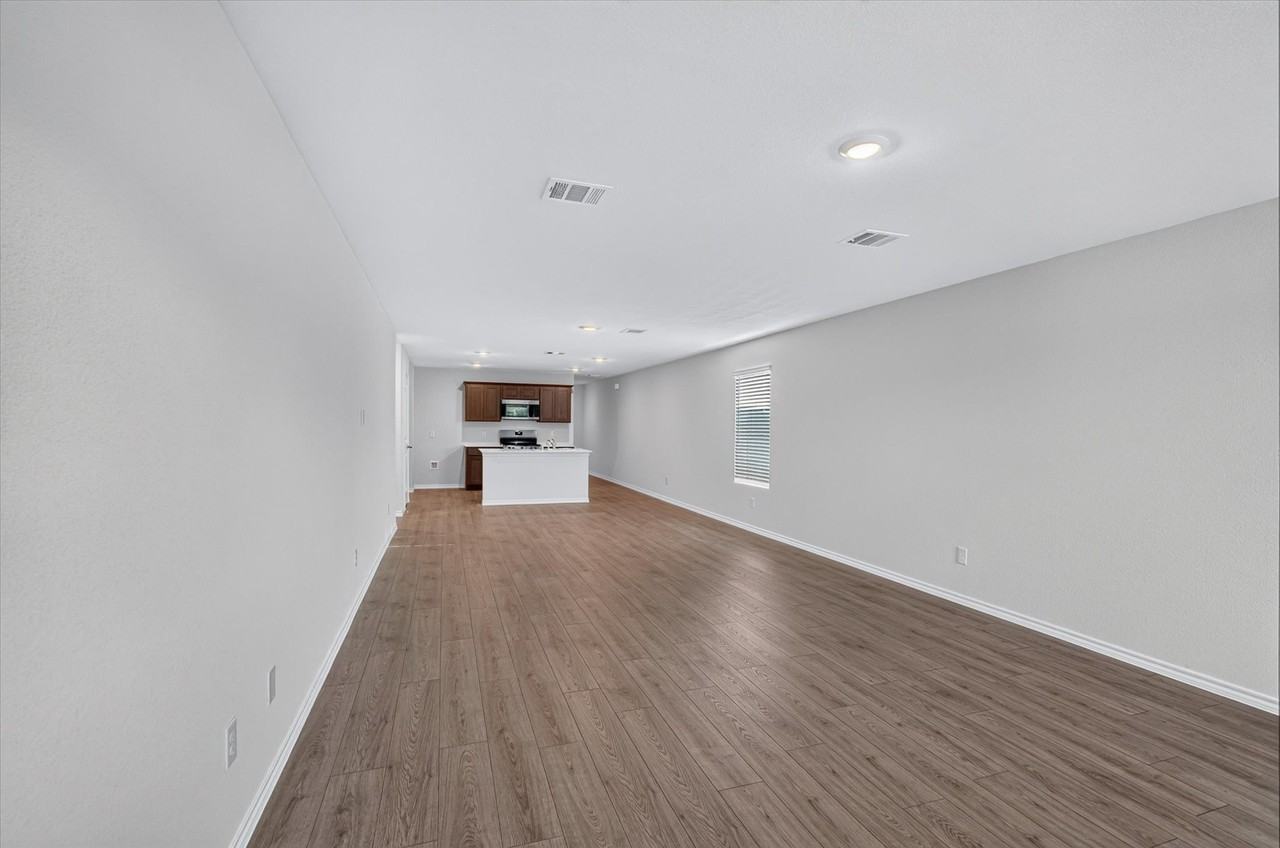1153 Northfield Dr - Photo 2 of 24