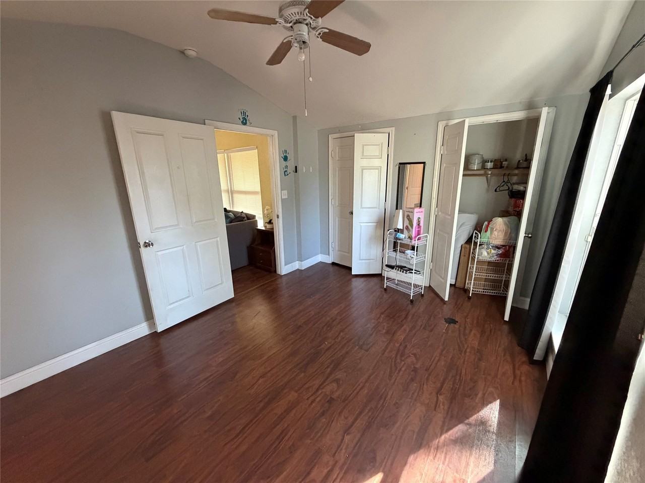979 W Pecan St - Photo 5 of 30