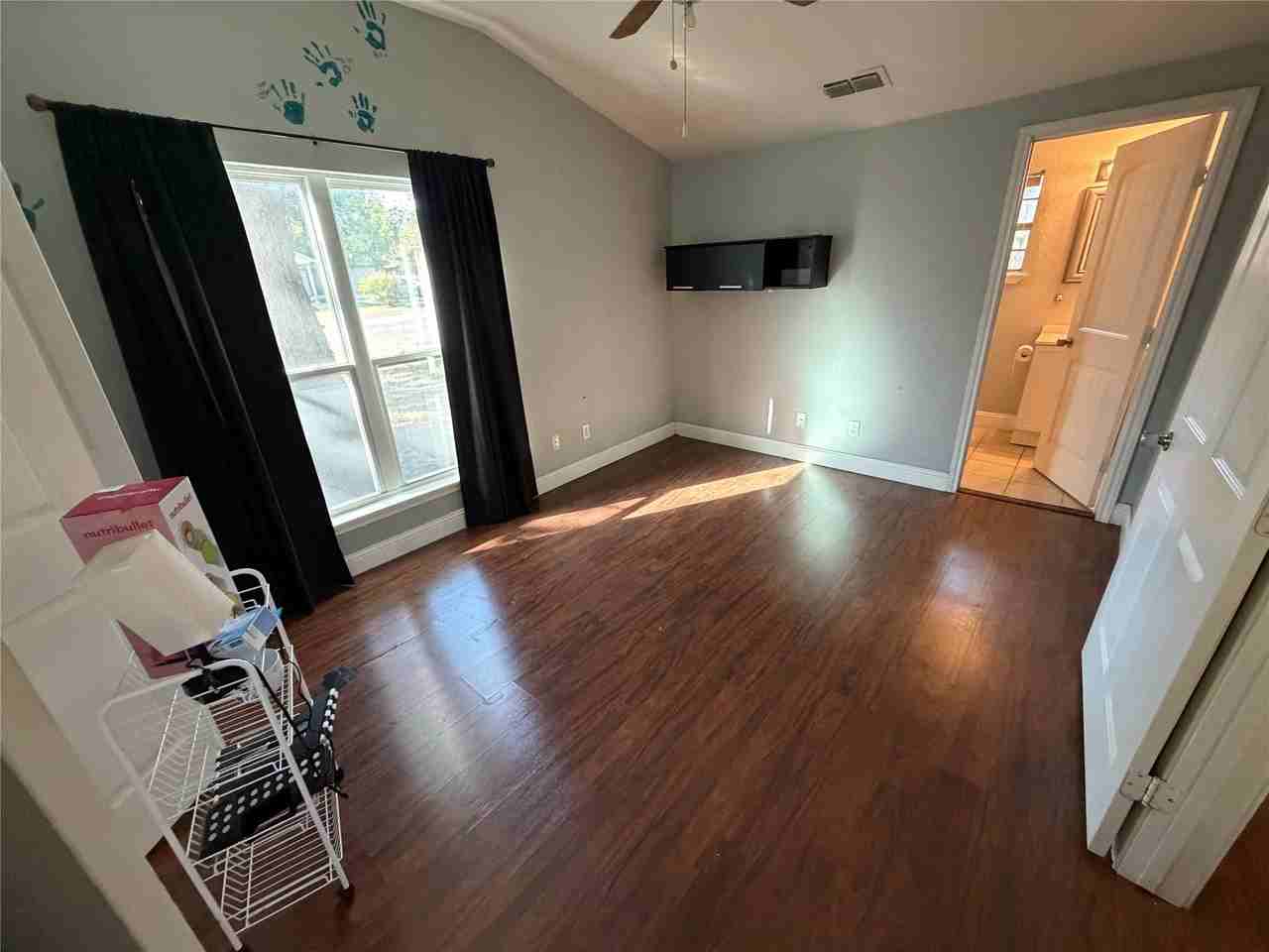 979 W Pecan St - Photo 6 of 30