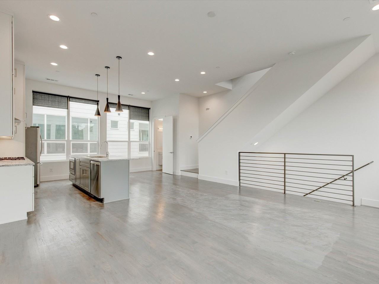 5927 Lindell Ave #105 - Photo 7 of 40
