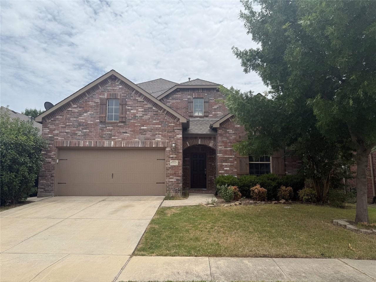 1512 Cockatiel Dr