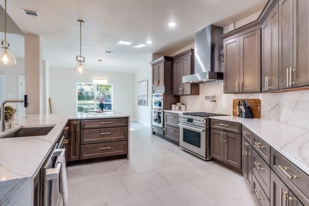 7115 Meadow Rd - Photo 2 of 22