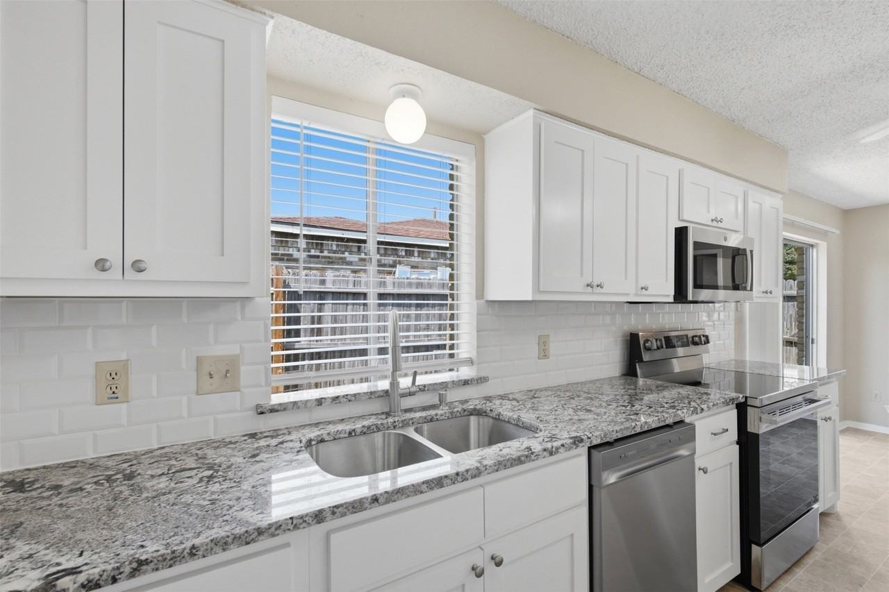 1203 Custer Rd - Photo 2 of 22
