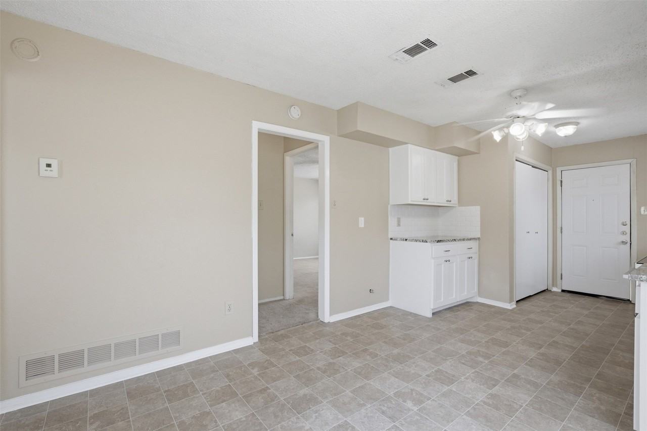 1203 Custer Rd - Photo 4 of 22