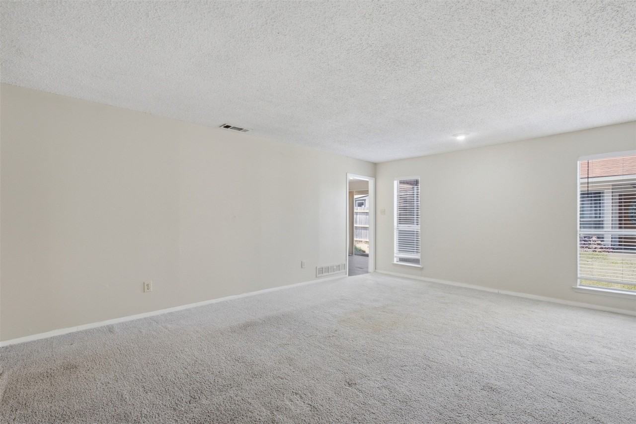 1203 Custer Rd - Photo 5 of 22