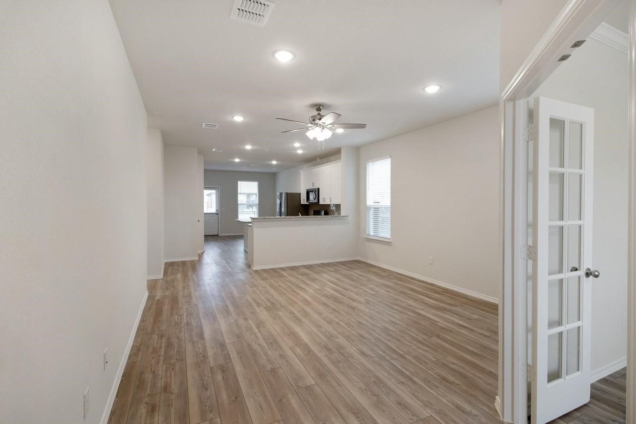 804 Cormorant St - Photo 2 of 21