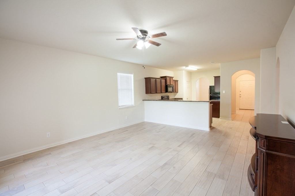 128 Tennyson St - Photo 4 of 37