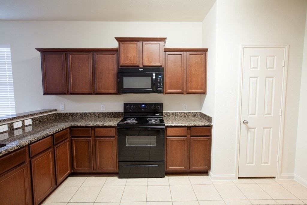 128 Tennyson St - Photo 7 of 37