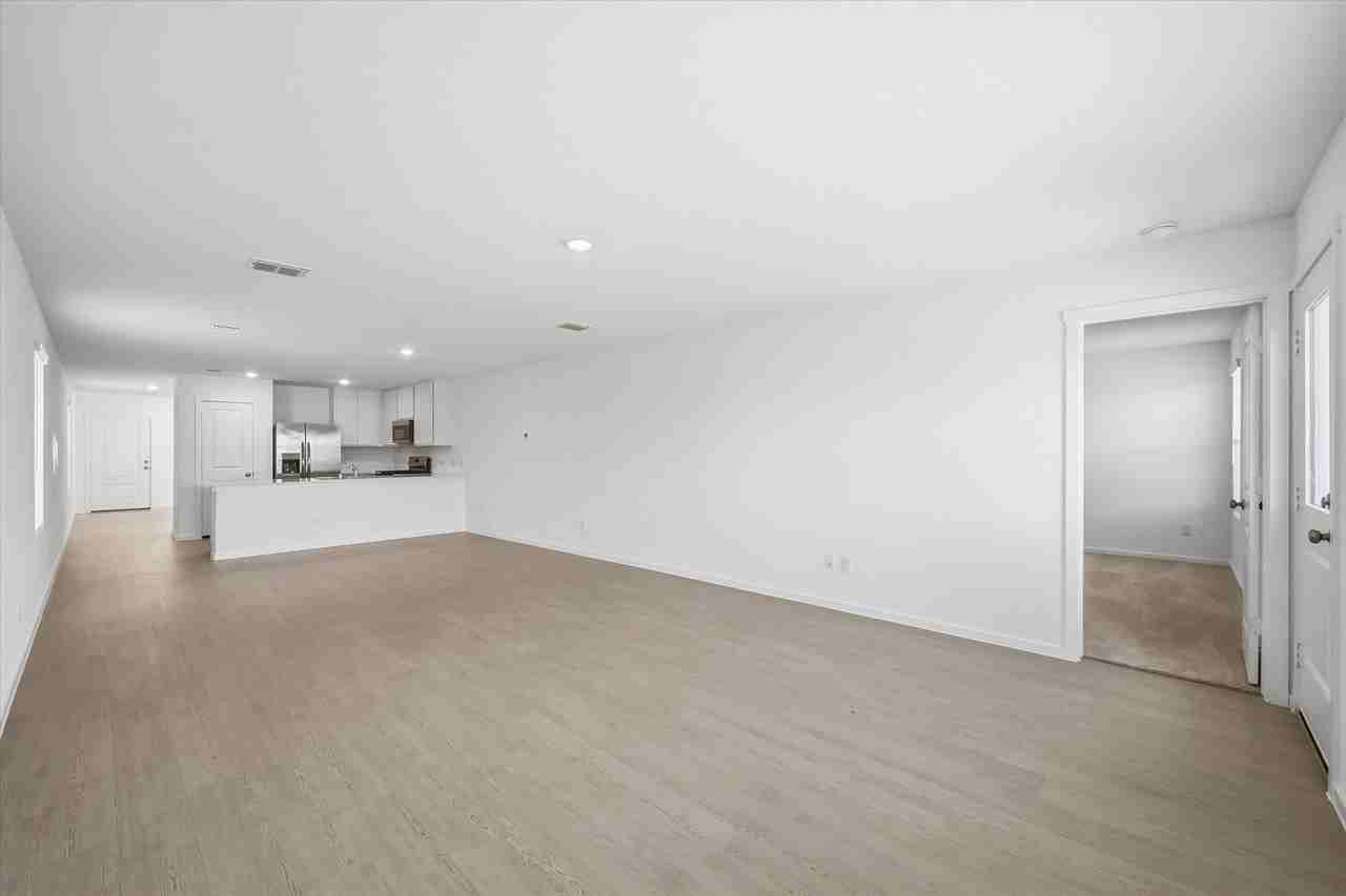 1625 Elliott Rd - Photo 3 of 24