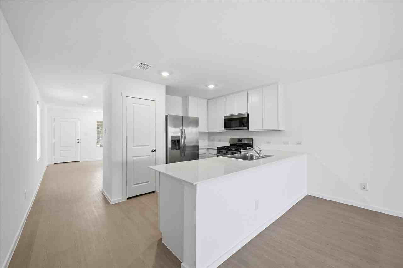 1625 Elliott Rd - Photo 5 of 24
