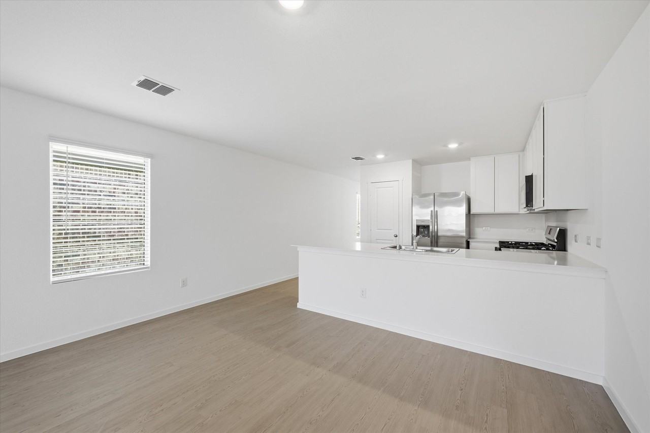 1625 Elliott Rd - Photo 6 of 24