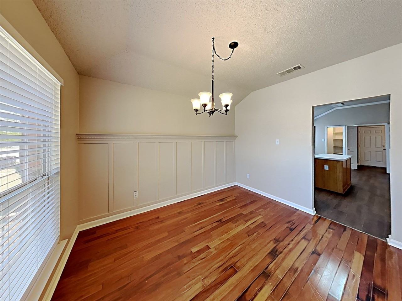 643 Big Oak Ct - Photo 3 of 16