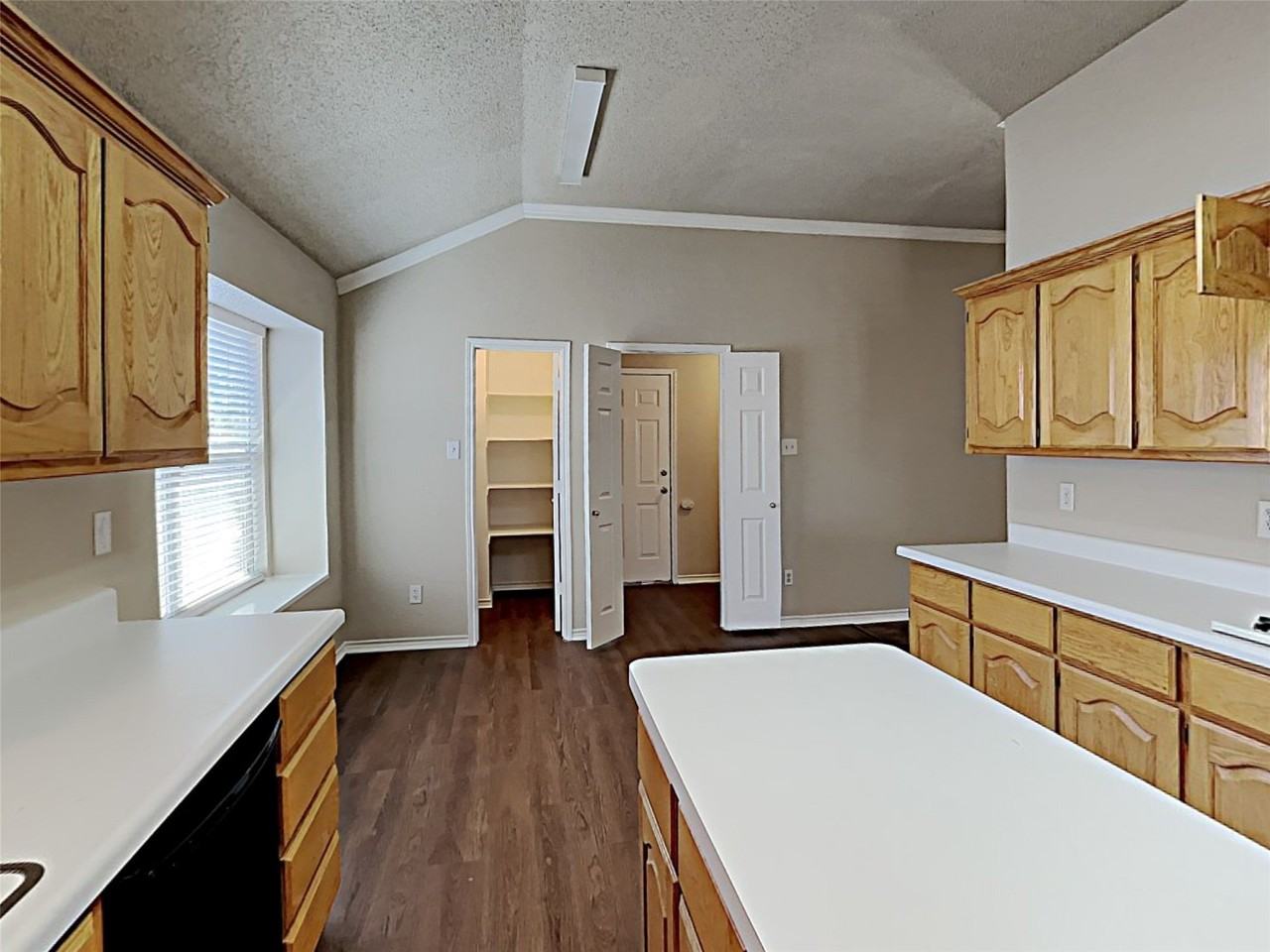 643 Big Oak Ct - Photo 5 of 16