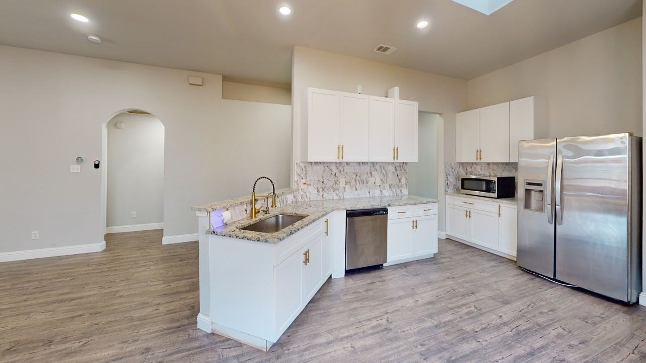 3312 Woodberry Ln - Photo 4 of 22