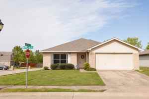 featured image of 1118 Water Oak Way