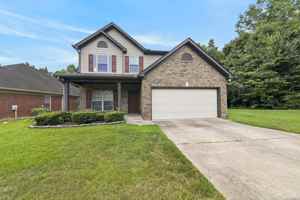 featured image of 2 Lincolnshire Ln