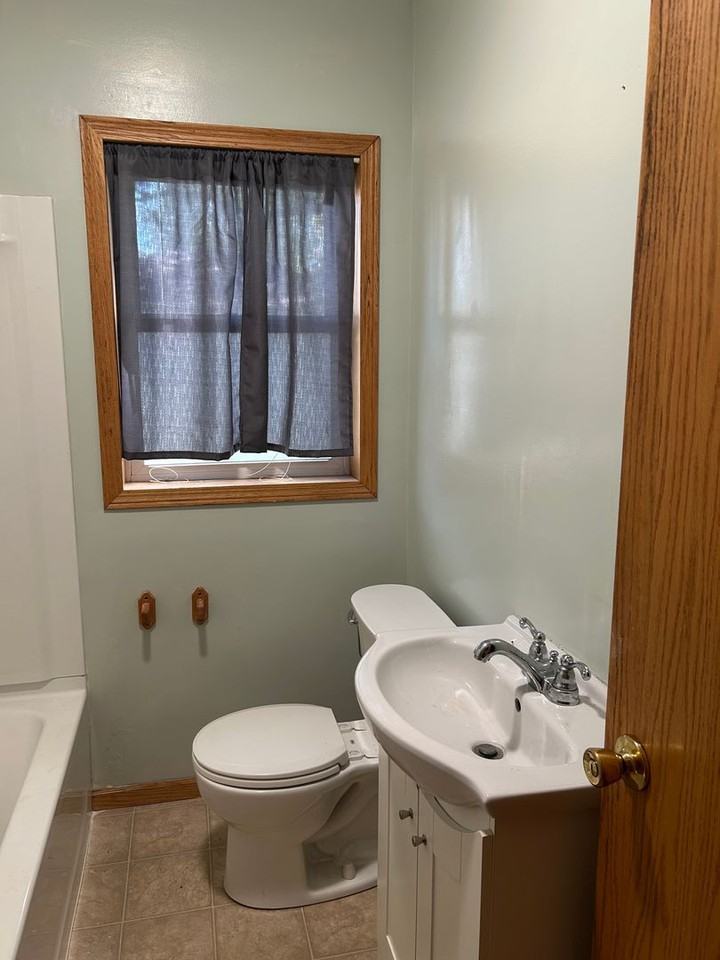 424 14th St - Photo 5 of 11