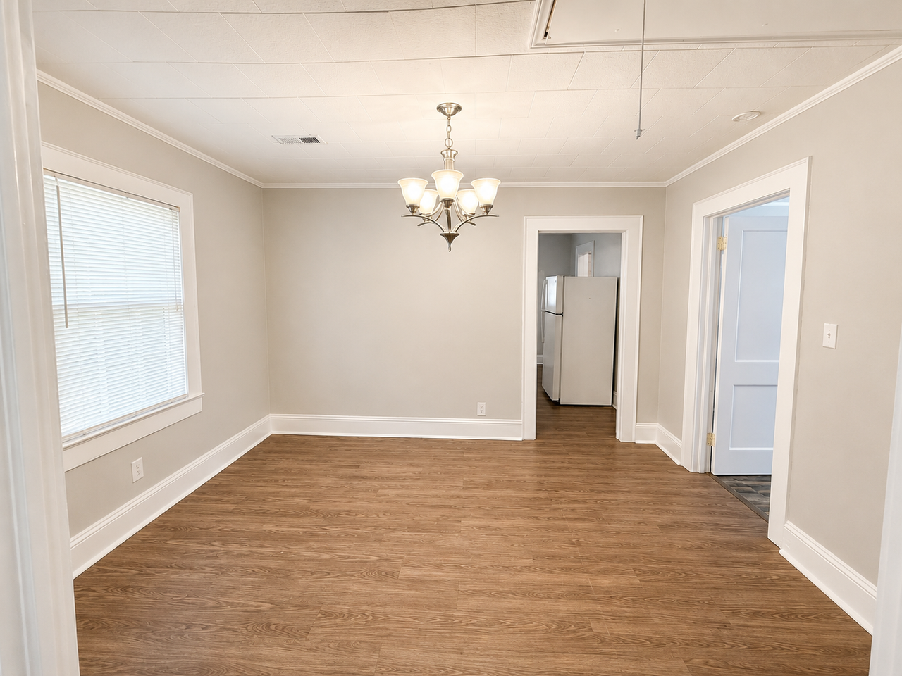 406 Somers Ave - Photo 4 of 19