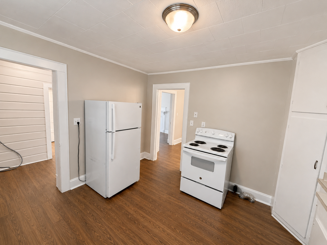 406 Somers Ave - Photo 7 of 19