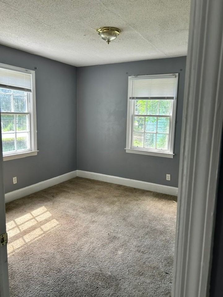 121 Coker St - Photo 4 of 7