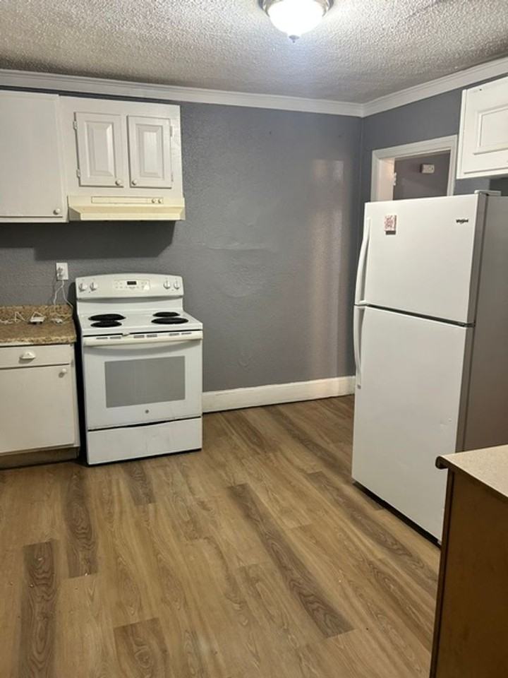 121 Coker St - Photo 5 of 7