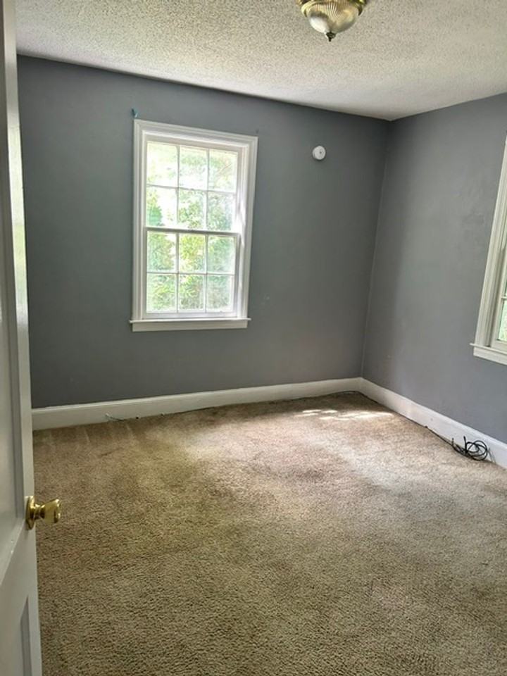121 Coker St - Photo 6 of 7