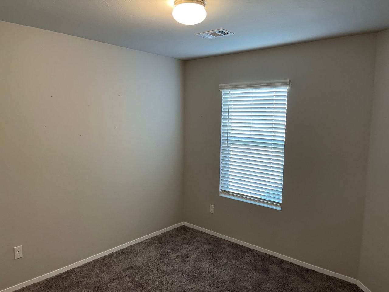 3115 Westbrook St - Photo 4 of 14