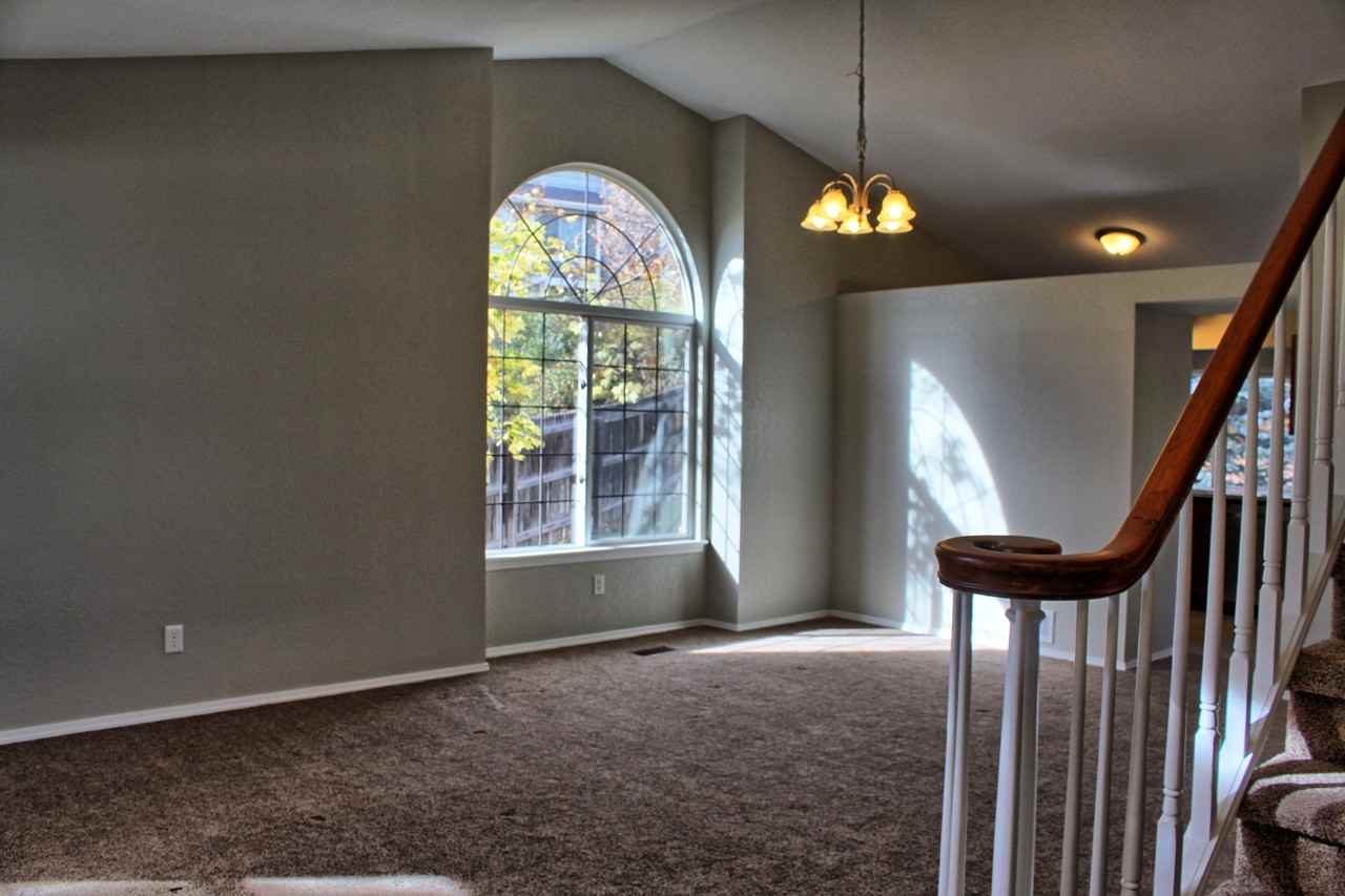 10231 Travertine Pl - Photo 4 of 17