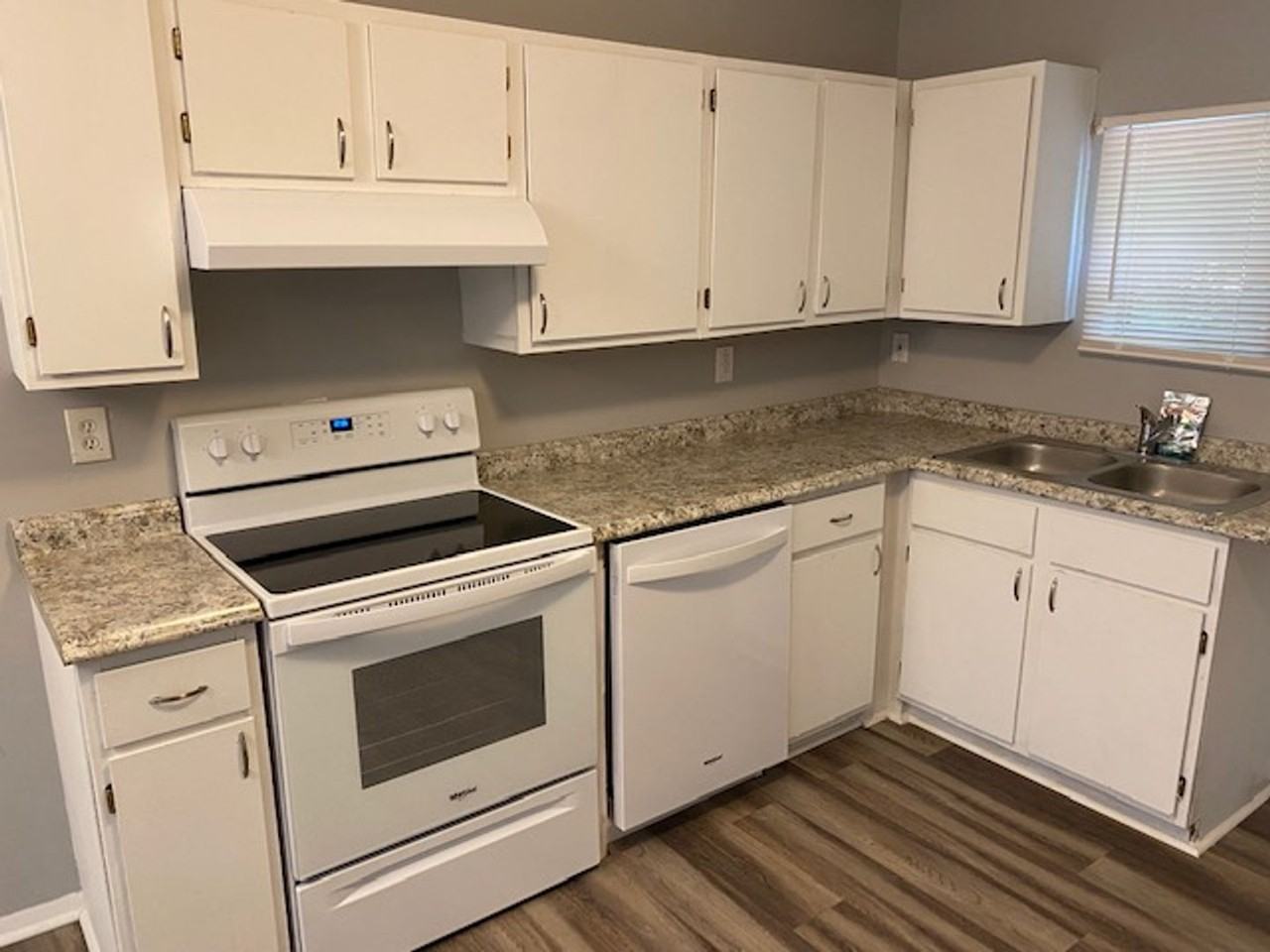 810 Old Mcginley Dr - Photo 4 of 12