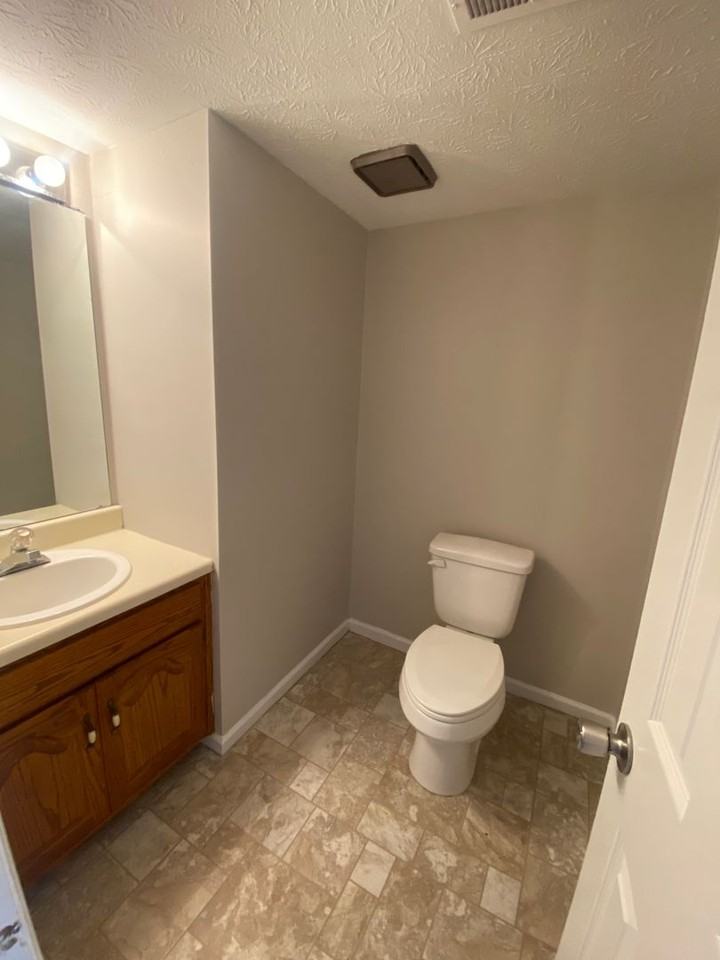 5315 Whisperwood Ct - Photo 5 of 10