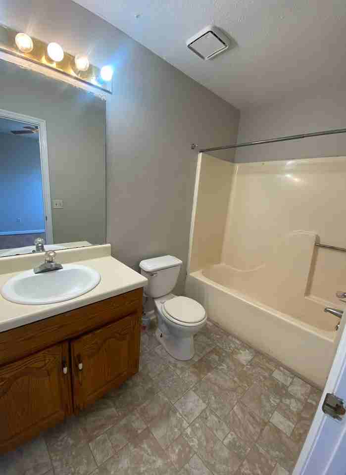 5315 Whisperwood Ct - Photo 7 of 10