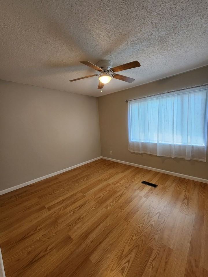 70 Wilshire Heights Dr - Photo 4 of 6