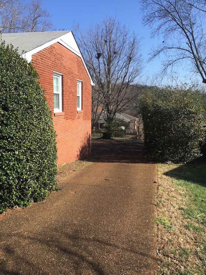 924 Neuhoff Ln - Photo 2 of 25