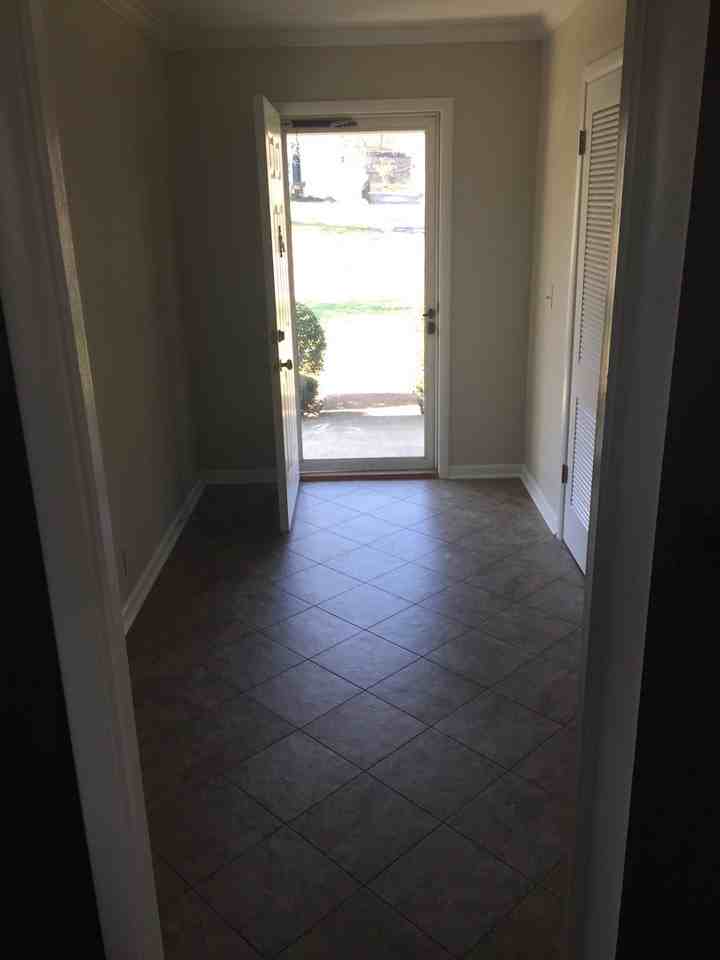 924 Neuhoff Ln - Photo 7 of 25