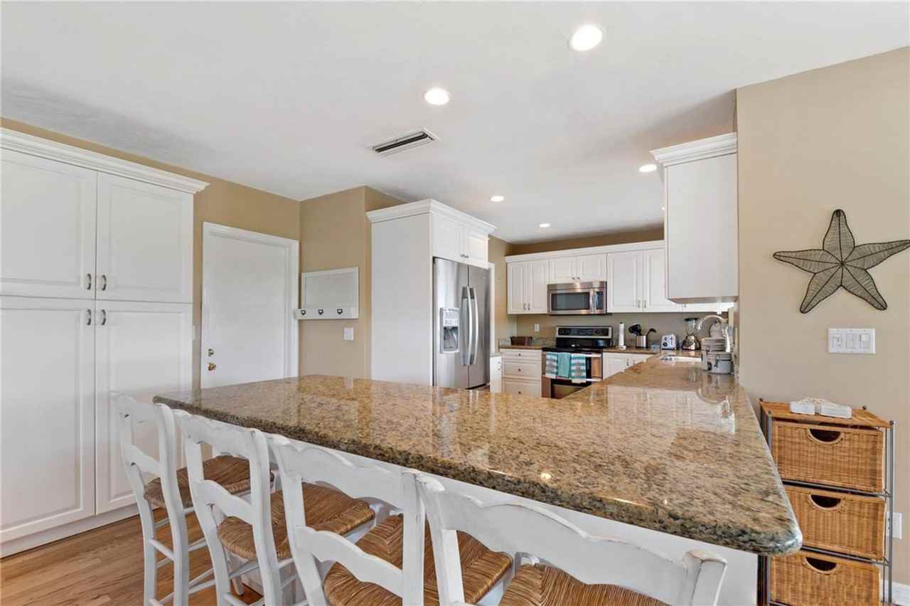 16220 Sw 88th Avenue Rd - Photo 2 of 32