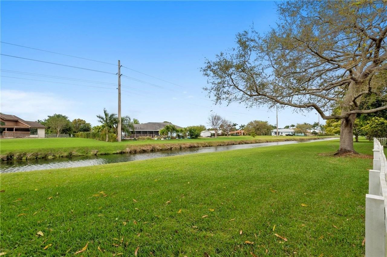 16220 Sw 88th Avenue Rd - Photo 7 of 32