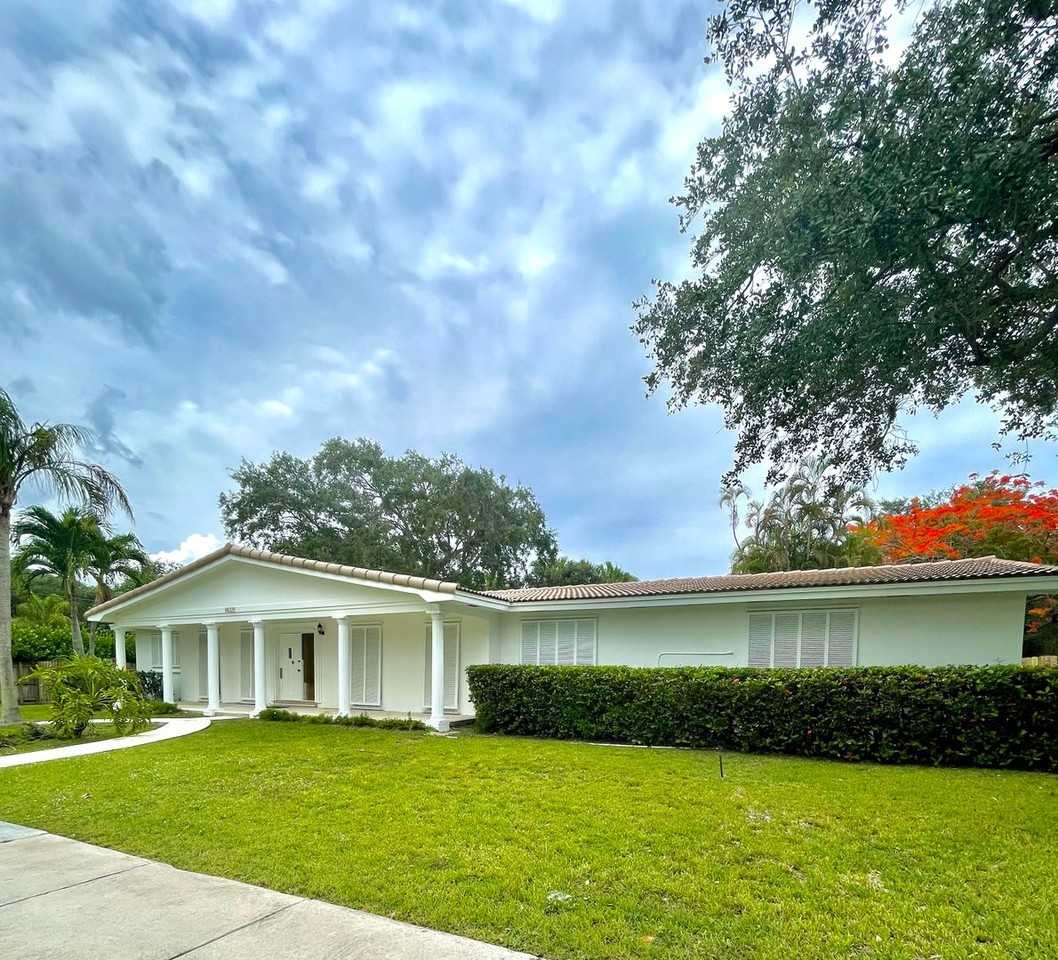 14321 Sw 77th Ave - Photo 2 of 3