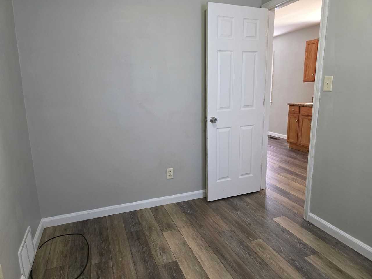 2721 Milburn Blvd - Photo 5 of 8