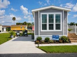 featured image of 10 Carl St #80