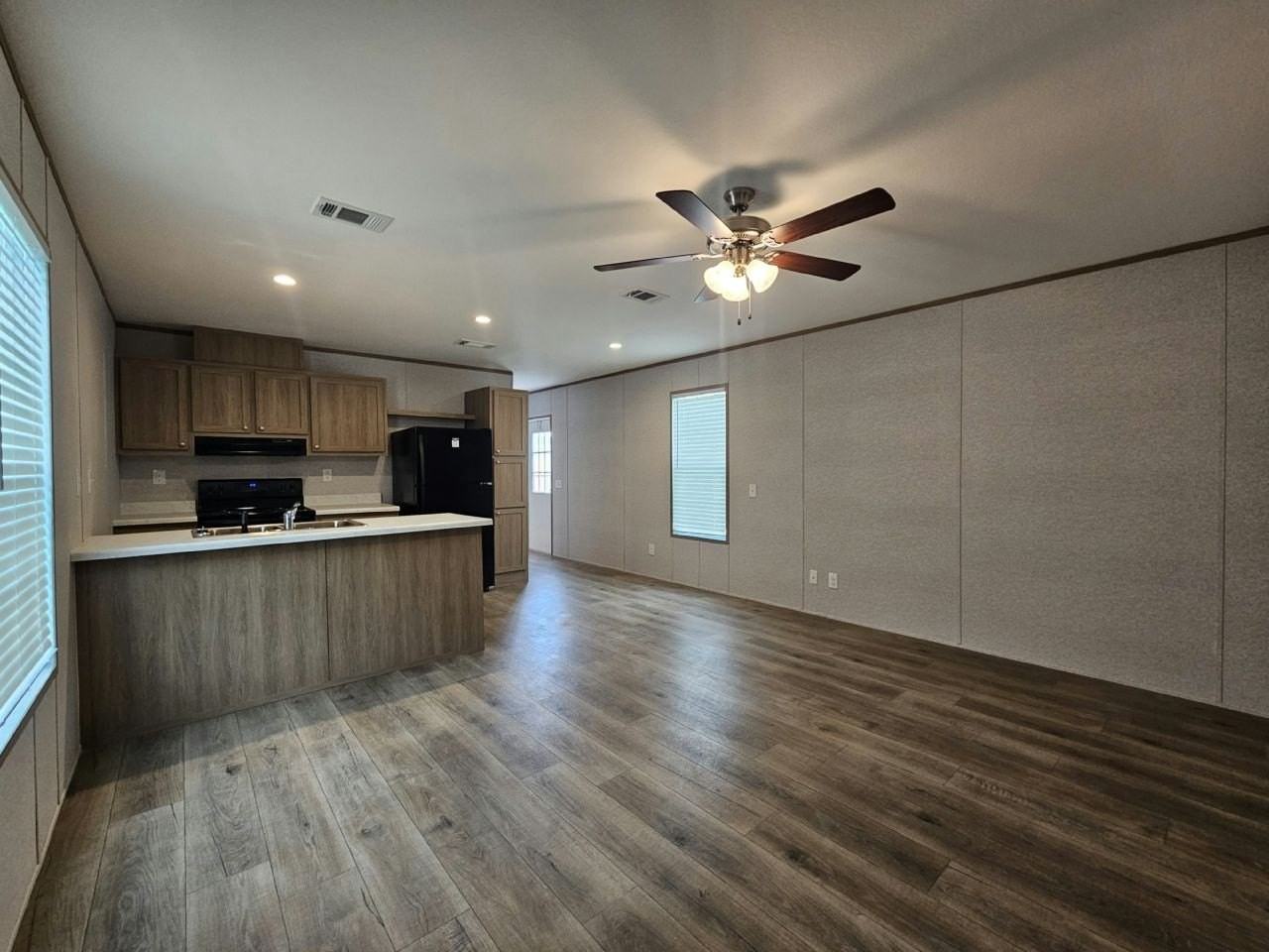 518 Suwanee Dr #2050 - Photo 2 of 12
