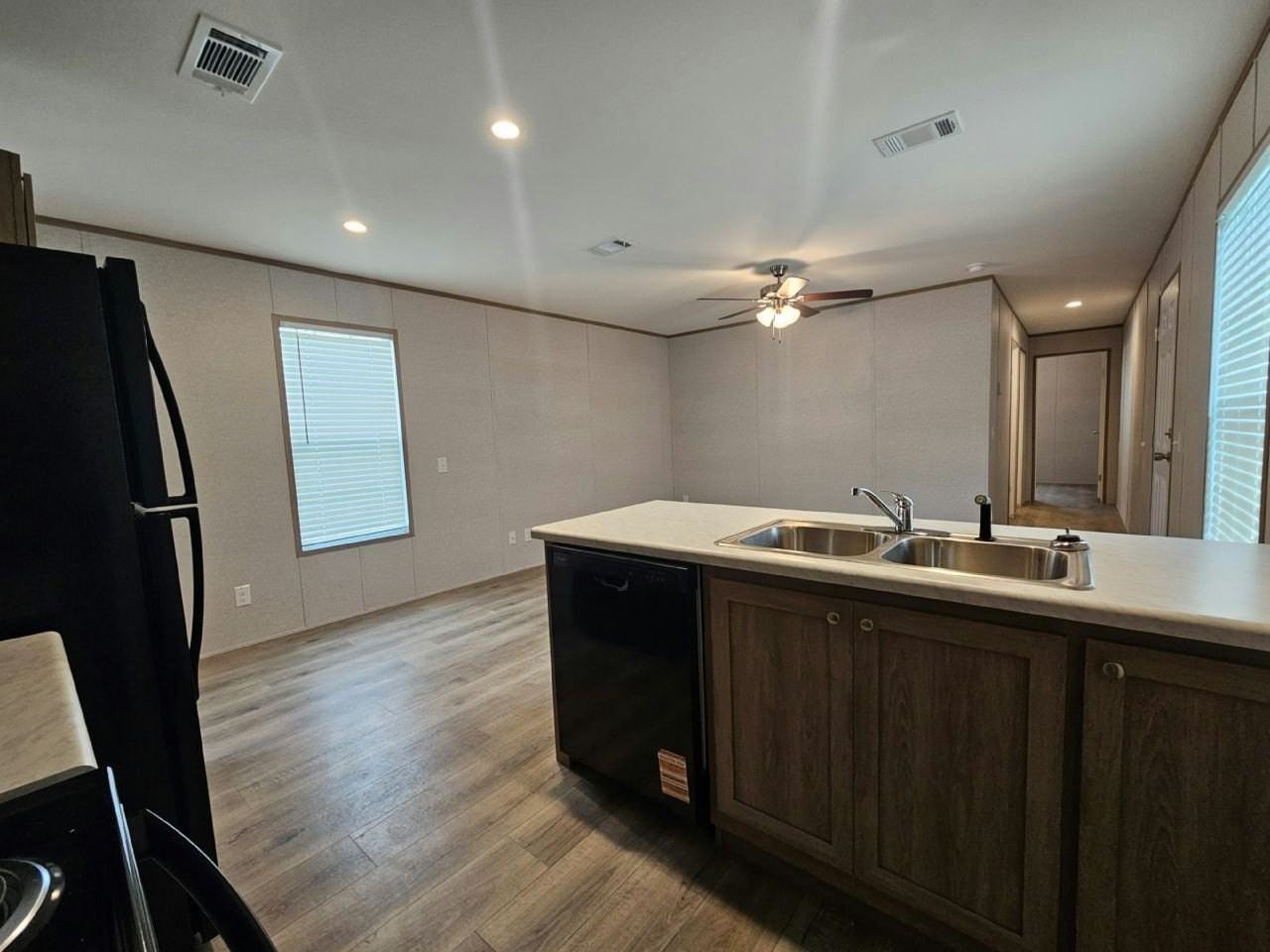518 Suwanee Dr #2050 - Photo 4 of 12