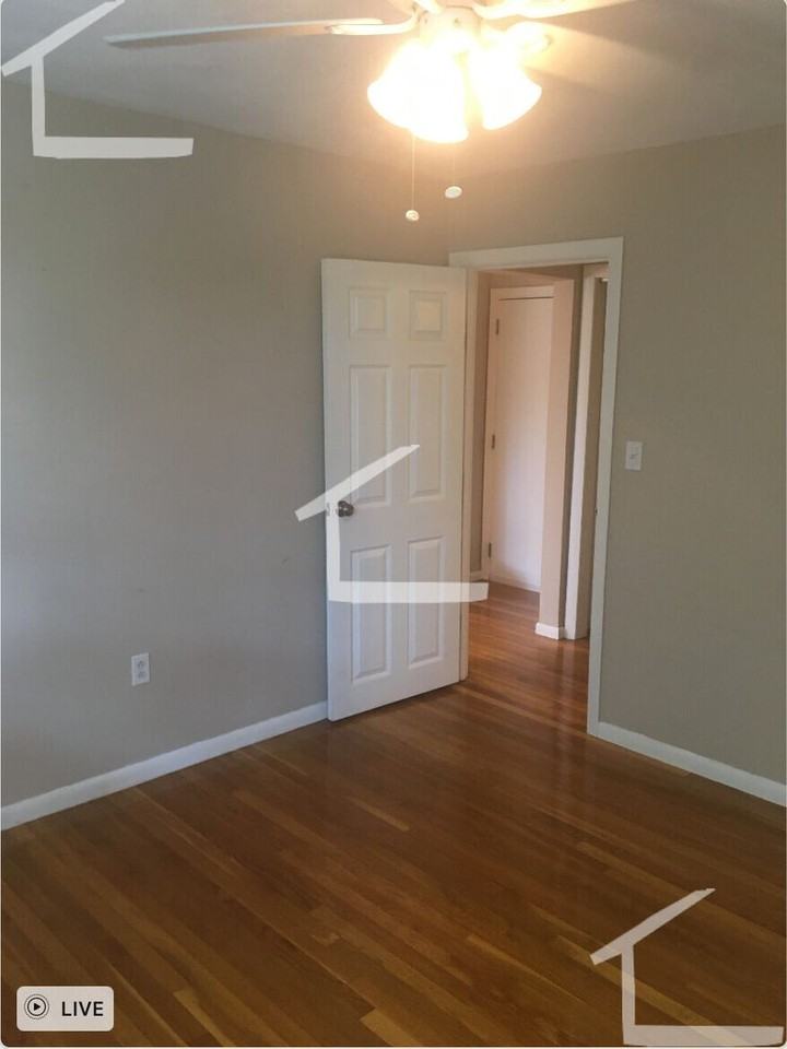 360 Market St - Photo 3 of 6
