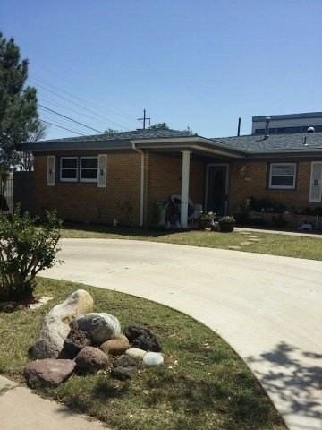 1221 Laurel Ave