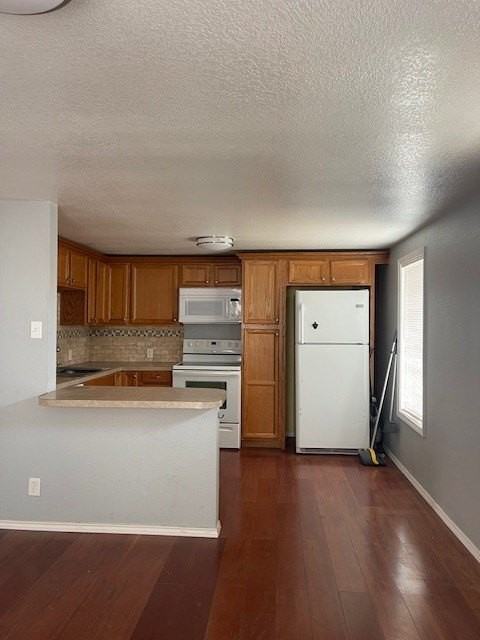 903B E 11th St #B - Photo 2 of 3