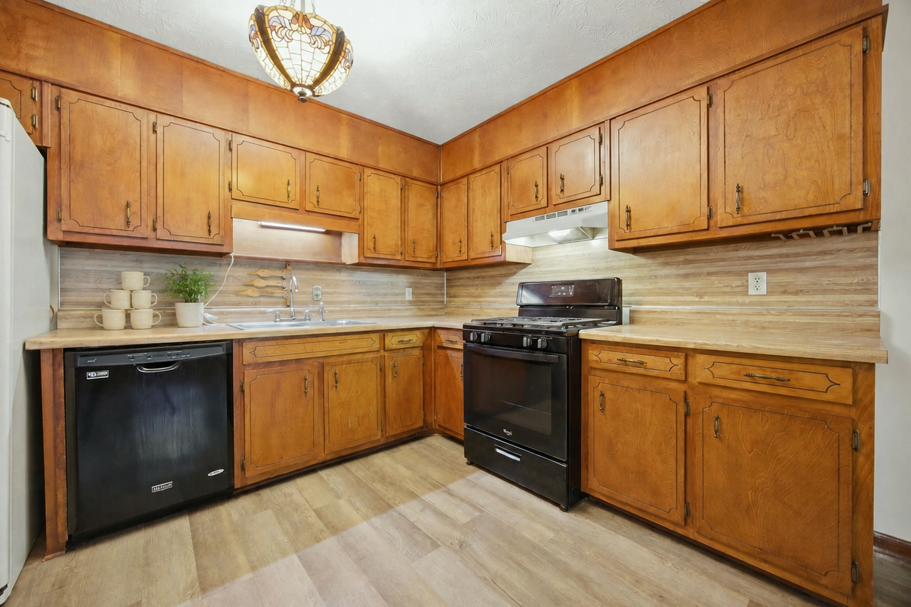 1701 Rose Garden Ln #1 - Photo 7 of 28