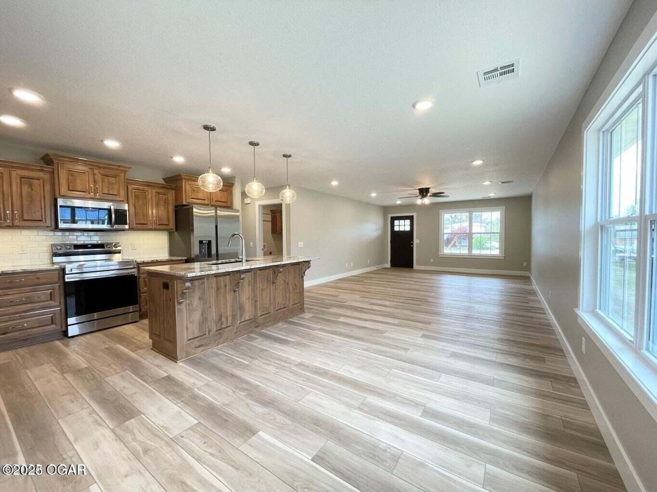 1931 N Saint Louis Ave - Photo 2 of 10