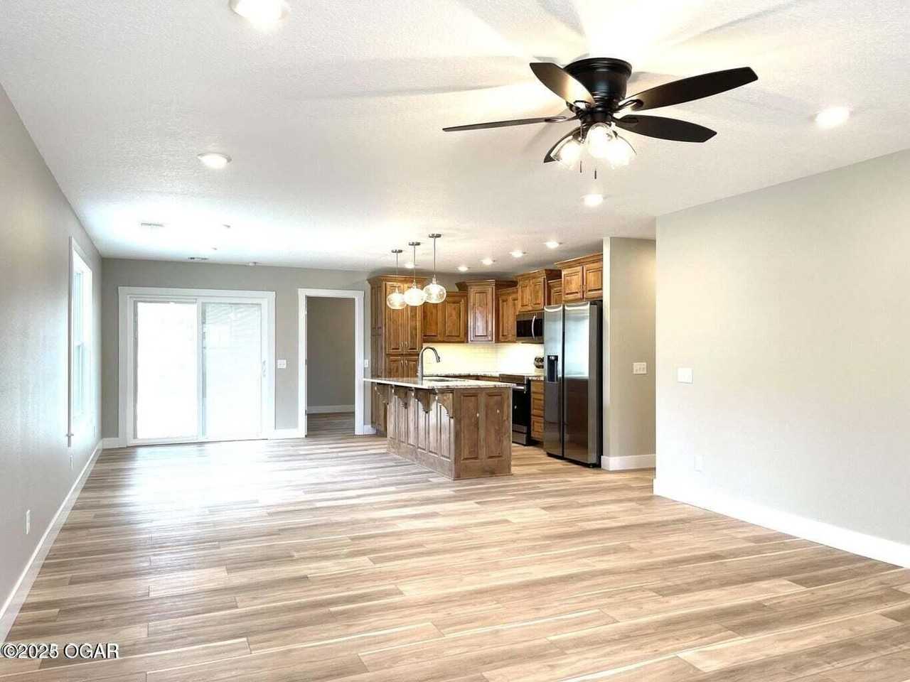 1931 N Saint Louis Ave - Photo 4 of 10