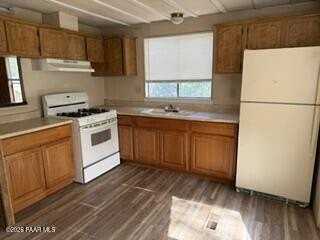 158 W Navajo Dr - Photo 6 of 17